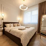 Apartment Psie Budy -200m Main Square *