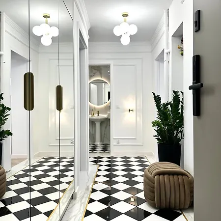 Psie Budy -200m Main Square *