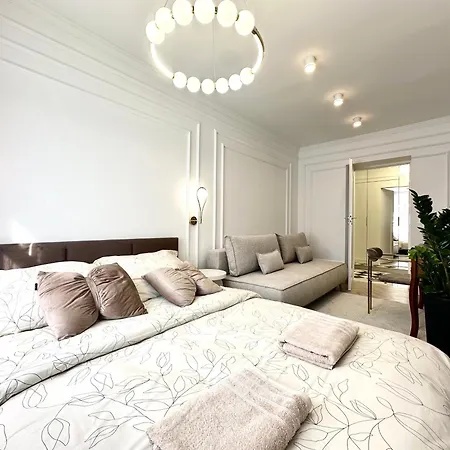 Psie Budy -200m Main Square Вроцлав