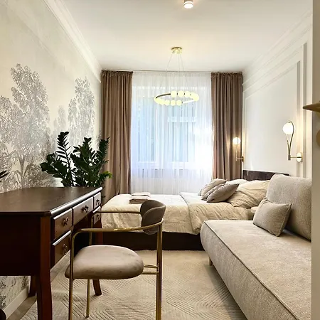 Psie Budy -200m Main Square Apartman *