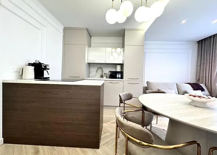 Psie Budy -200m Main Square Apartman *