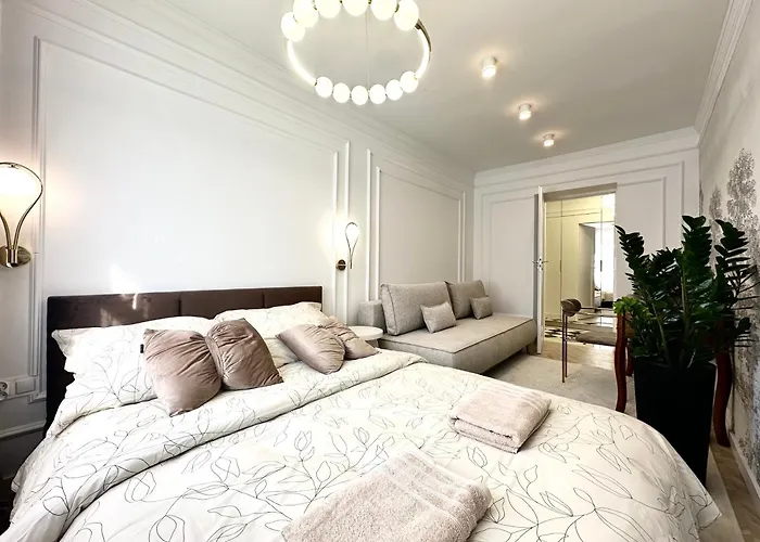 Psie Budy -200m Main Square Wrocław