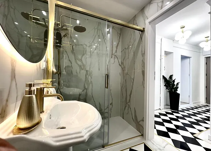 Psie Budy -200m Main Square *